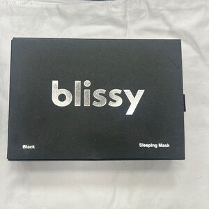 New in box- Blissy sleeping mask - 100% pure mulberry silk - black